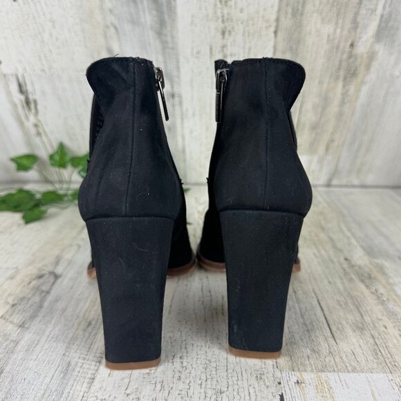 Vince Camuto Black Ankle Boots Nubuck Leather Perforated Pointed Toe Sz 6.5 M - Picture 5 of 10